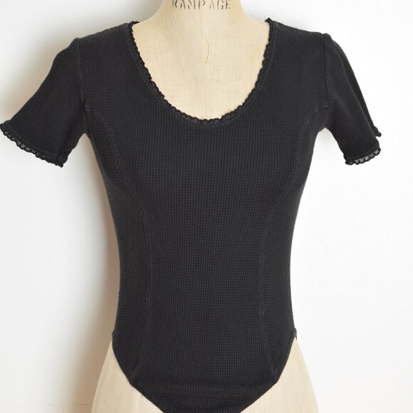 vintage 90s bodysuit top black waffle knit grunge goth stretch tee M - Picture 2 of 8